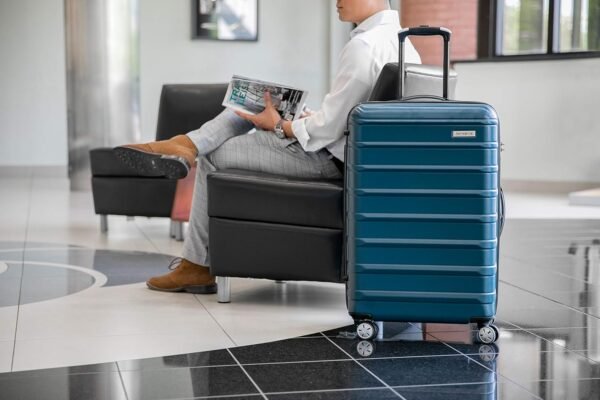 Samsonite Omni 2 Hardside Expandable Luggage with Duel Spinner Wheels, Midnight Black, 3-Piece Set (CO/MED/LG) - Image 3